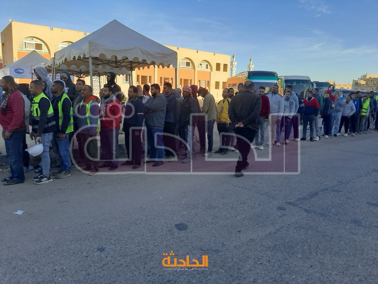 تزاحم المواطنين على اللجان الانتخابية في مدينة بدر