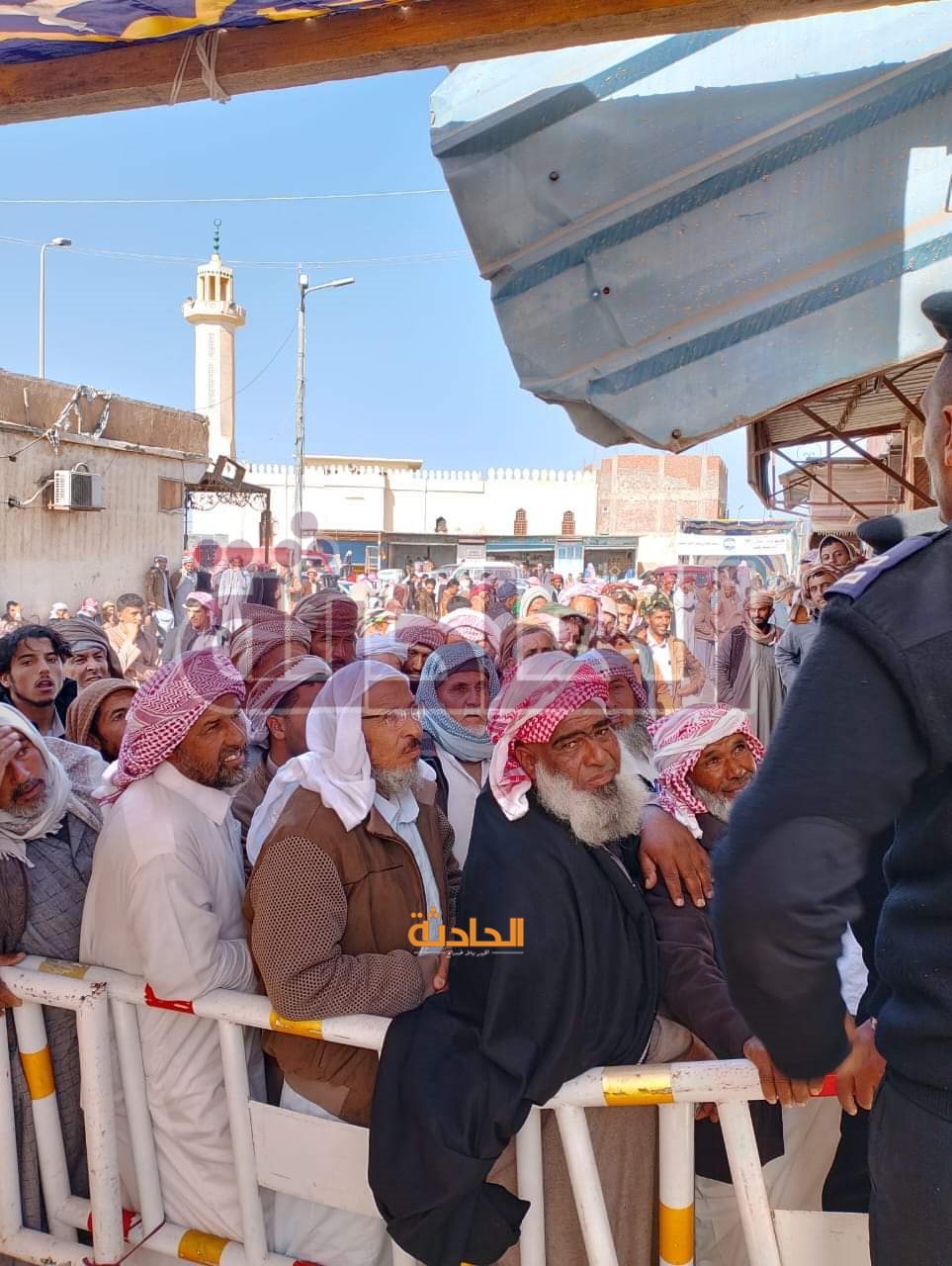 احتشاد الناخبين أمام اللجان الانتخابية بمطروح