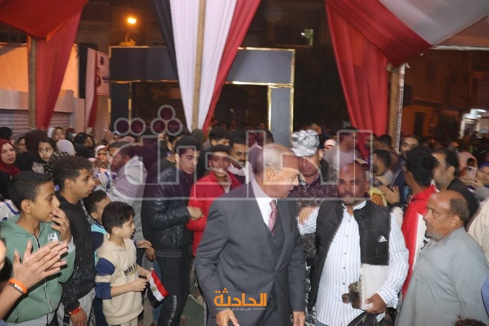 جموع غفيرة من المواطنين في الخصوص والخانكة أمام المقار الانتخابية