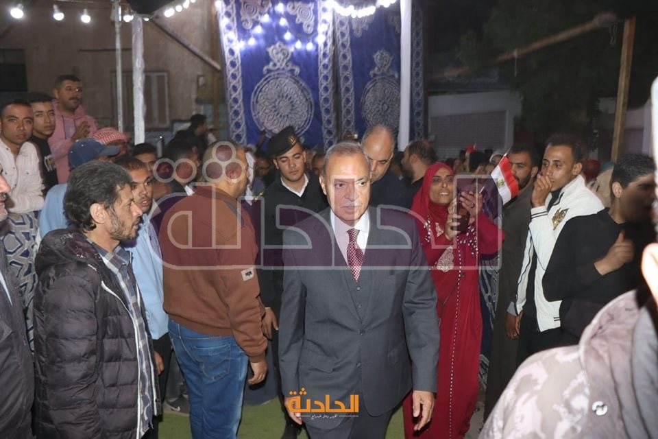 جموع غفيرة من المواطنين في الخصوص والخانكة أمام المقار الانتخابية
