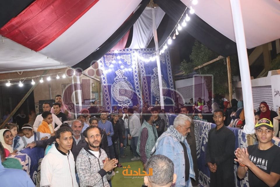جموع غفيرة من المواطنين في الخصوص والخانكة أمام المقار الانتخابية