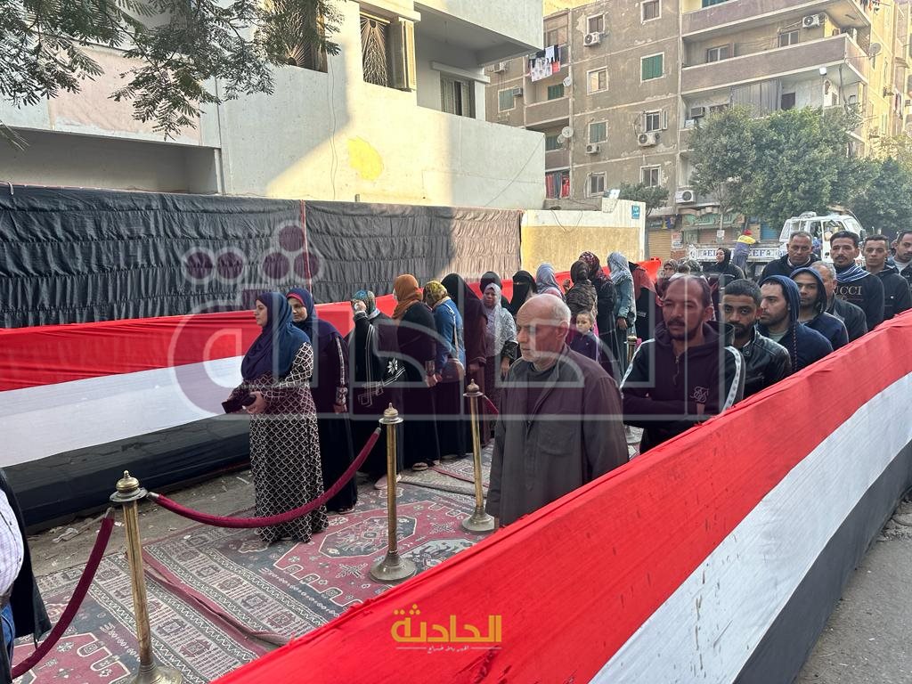 احتشاد المواطنين أمام اللجان الانتخابية بالخليفة ومنشأة ناصر والمعصرة
