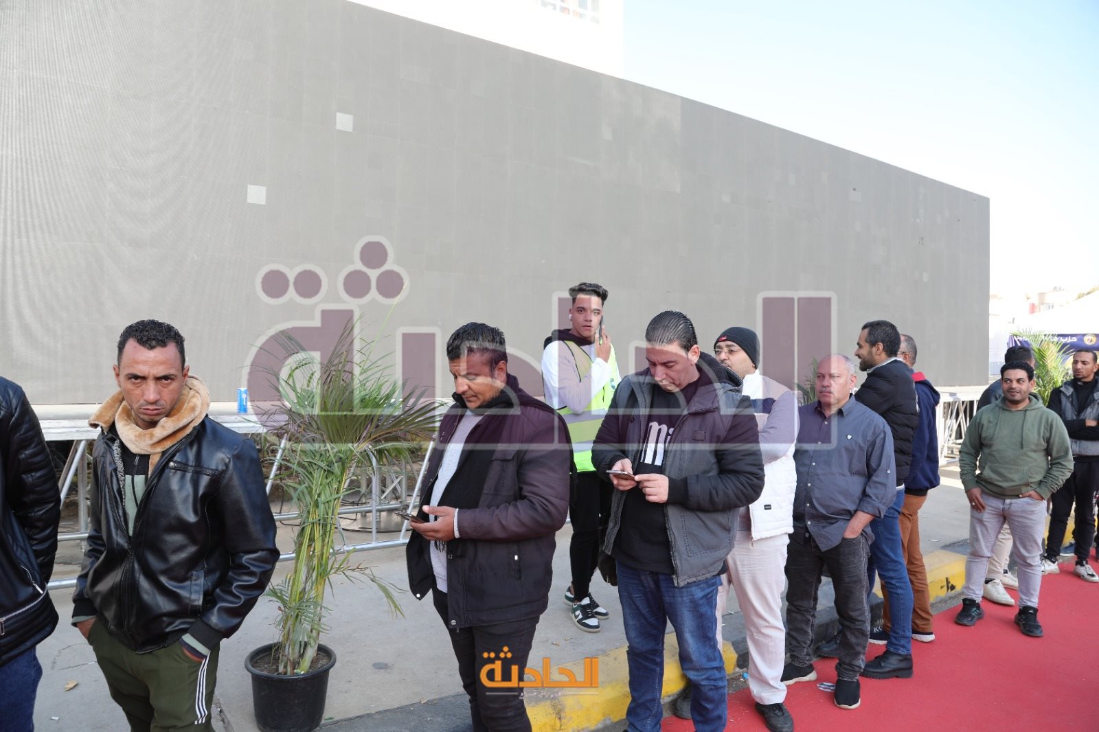 تزاحم المواطنين أمام المقار الانتخابية