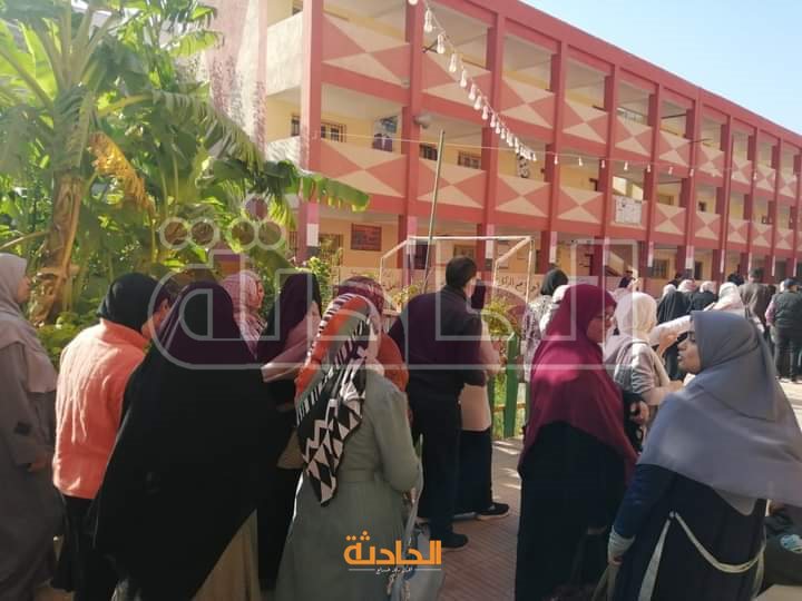 توافد المواطنين على المقار الانتخابية في الدقهلية