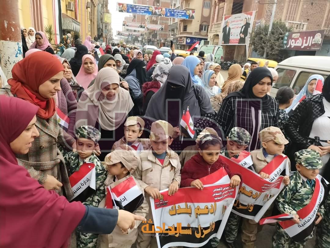 احتشاد المواطنين على اللجان الانتخابية بالغربية