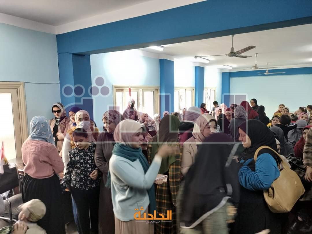 احتشاد المواطنين على اللجان الانتخابية بالغربية