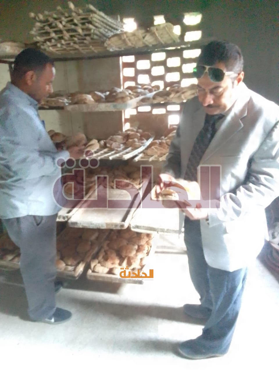 حملات على المخابز البلدية والأسواق