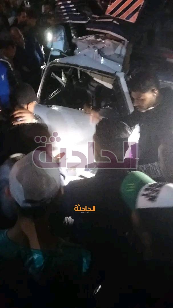 سائق النقل يصطدم بالسيارات ويتسبب في سقوط الضحايا