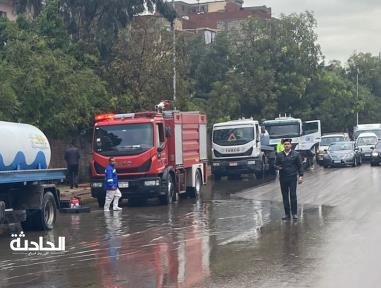 جهود مُكثفة لرجال الشرطة لمساعدة المواطنين في مواجهة الطقس السيئ