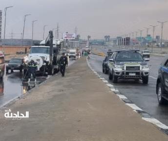 جهود مُكثفة لرجال الشرطة لمساعدة المواطنين في مواجهة الطقس السيئ