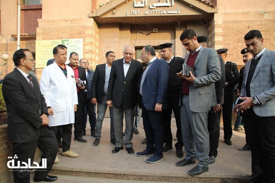 محافظ ومدير أمن الجيزة يتفقدان موقع حادث محور الفريق كمال عامر