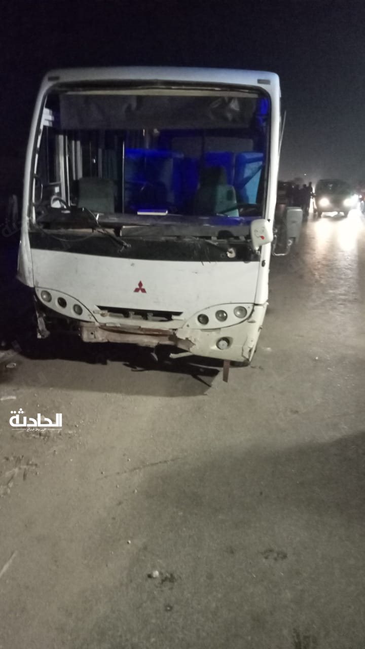 حادث تصادم مروع بين سيارتي ميكروباص