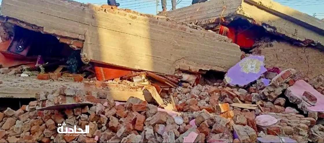 النيابة تعاين موقع انهيار عقار أسيوط
