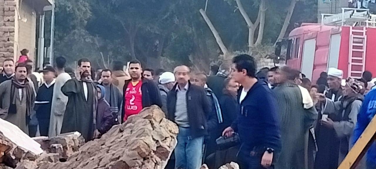انهيار منزل مكون من طابقين في أسيوط