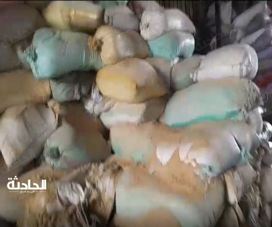 ضبط 1100 طن من السلع بالإسكندرية والشرقية بقصد حجبها