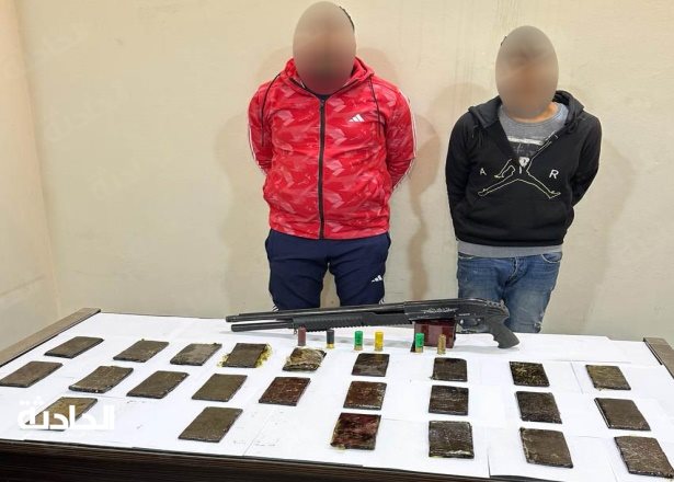 ضبط 4 عاطلين بحوزتهم كميات من مخدر الحشيش والأسلحة