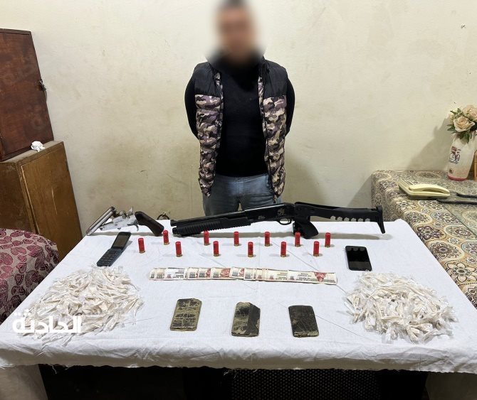 ضبط 12 عنصر إجرامي وفنى تمريض بحوزتهم حشيش وترامادول وأسلحة بالمحافظات