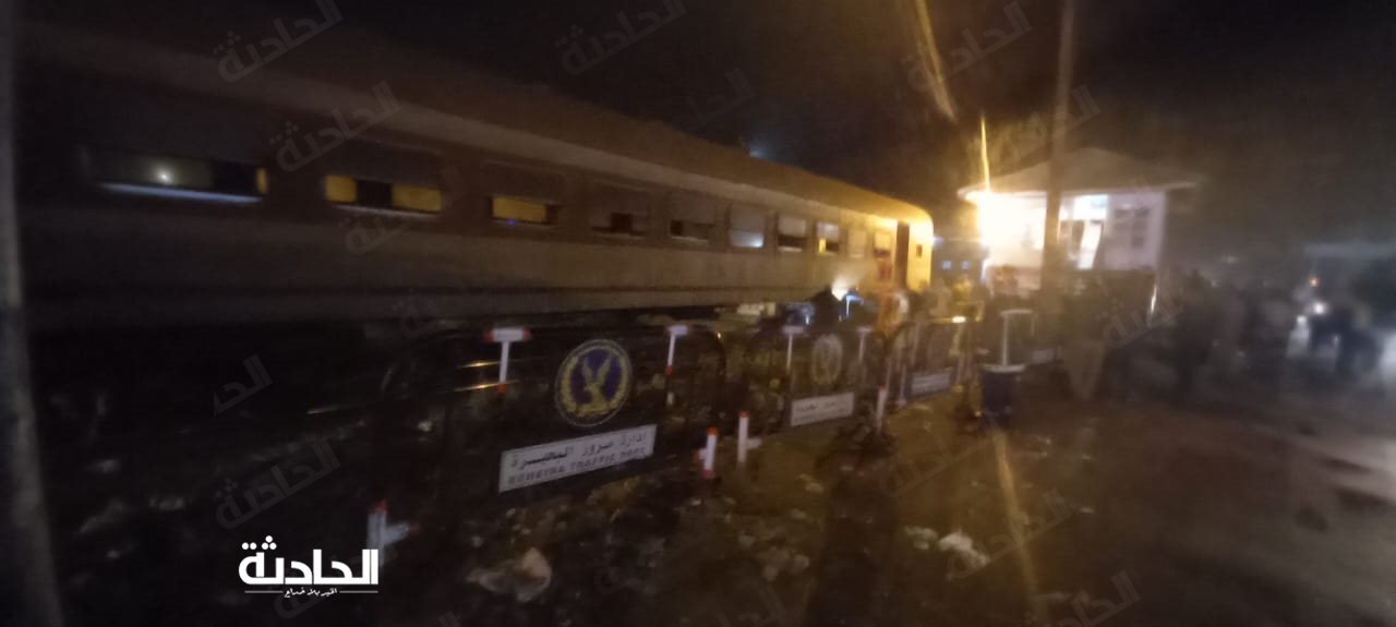 خروج قطار عن القطبان بطريق دمنهور دسوق أمام مزلقان قراقص