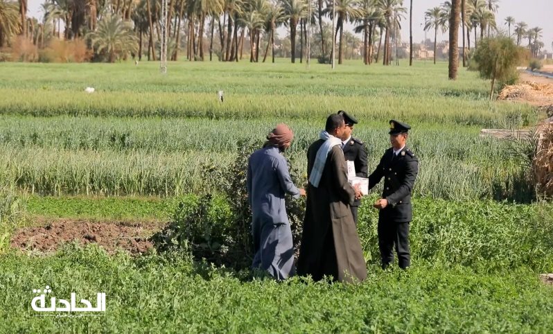 الداخلية توزع المواد الغذائية