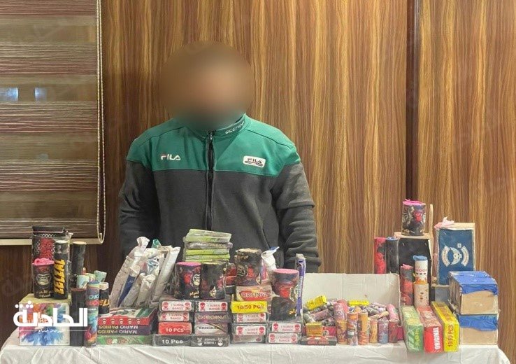 ضبط 3 أشخاص بالجيزة ودمياط لحيازتهم كمية من الألعاب النارية
