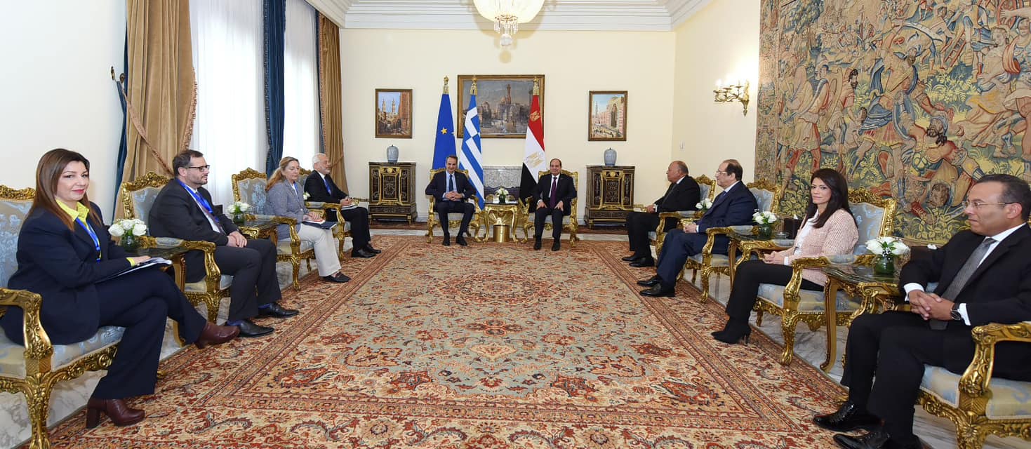 الرئيس السيسي يبحث مع رئيس وزراء اليونان
