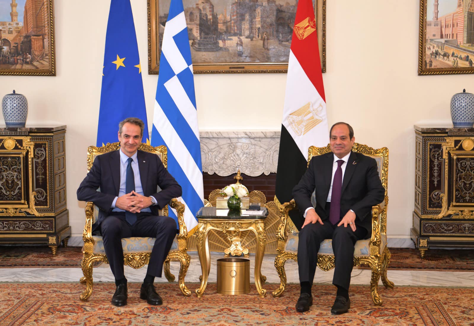 الرئيس السيسي يبحث مع رئيس وزراء اليونان