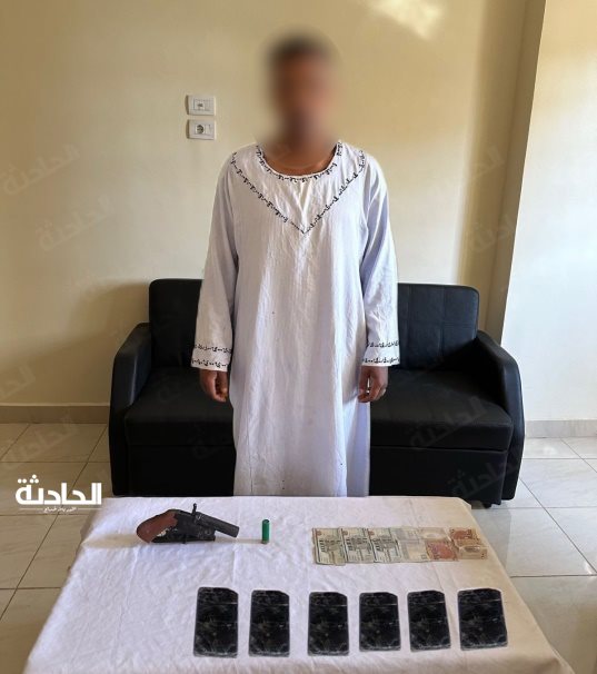 أسلحة نارية ومخدرات