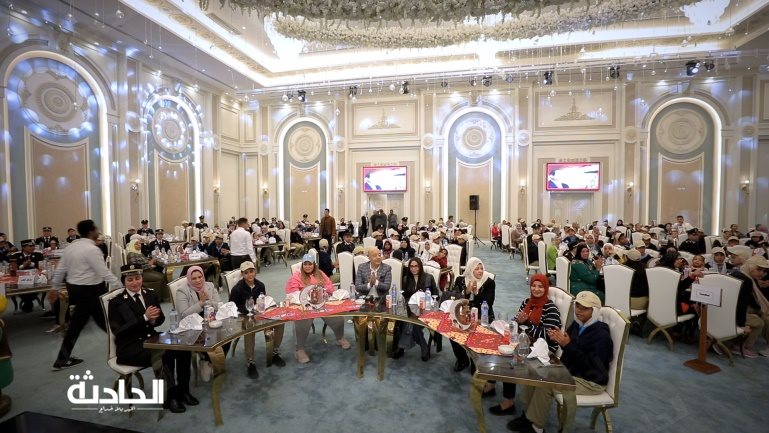 الداخلية تحتفل بعيد الأم وتوزع هدايا الأمهات المسنات بالمناطق الحضارية