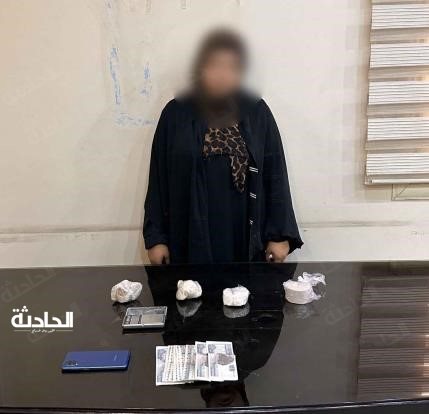 عناصر إجرامية بحوزتهم كميات من المخدرات والأسلحة