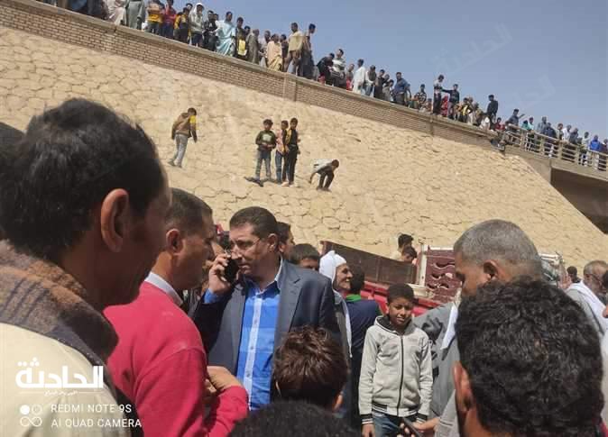 سقوط سيارة من أعلي كوبري ببني سويف
