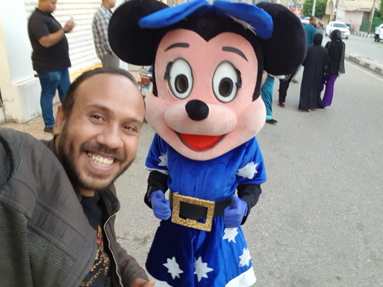 أفرولاند توزع إفطارا على أهالي الأقصر