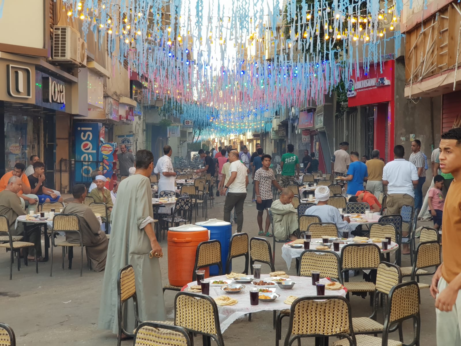 أكبر مائدة إفطار جماعي بالأقصر