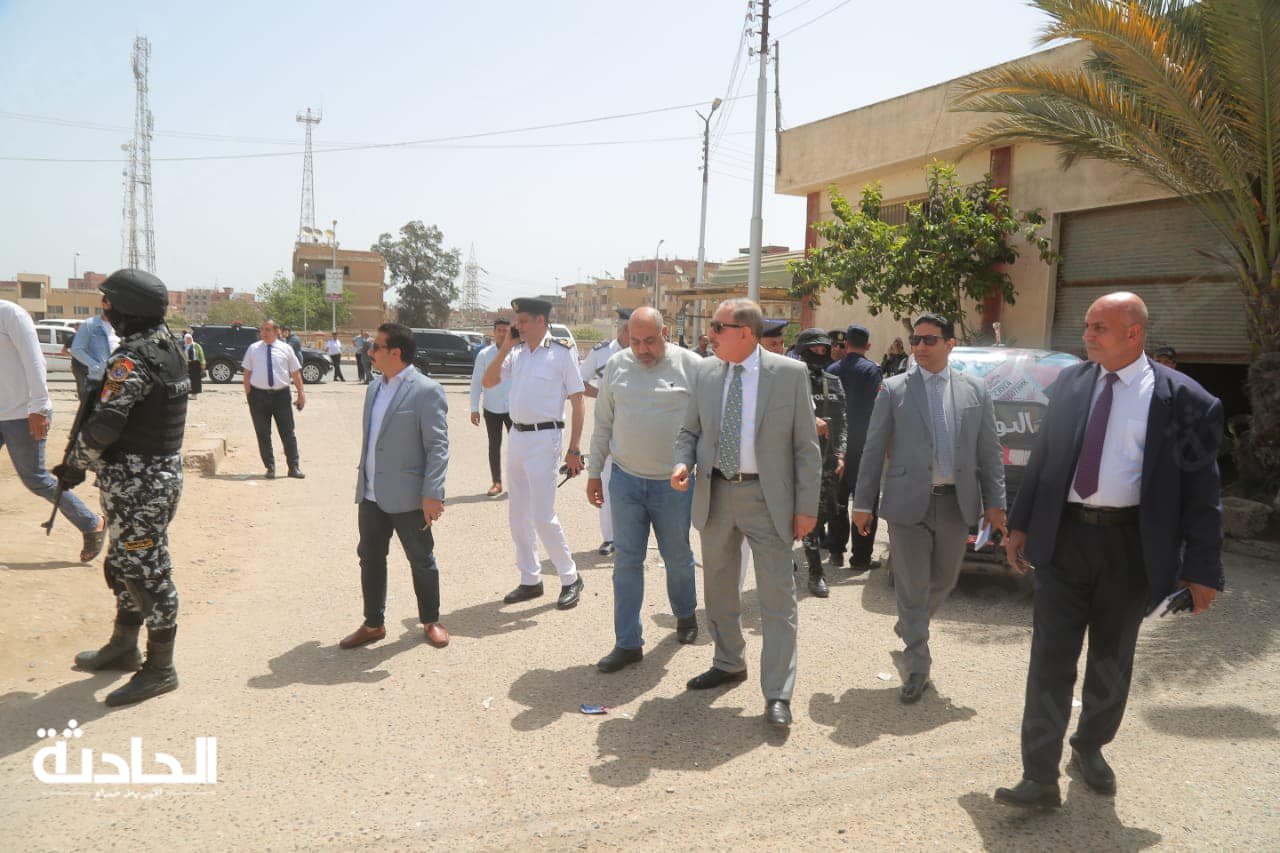 محافظ كفر الشيخ يتفقد مجمع المواقف