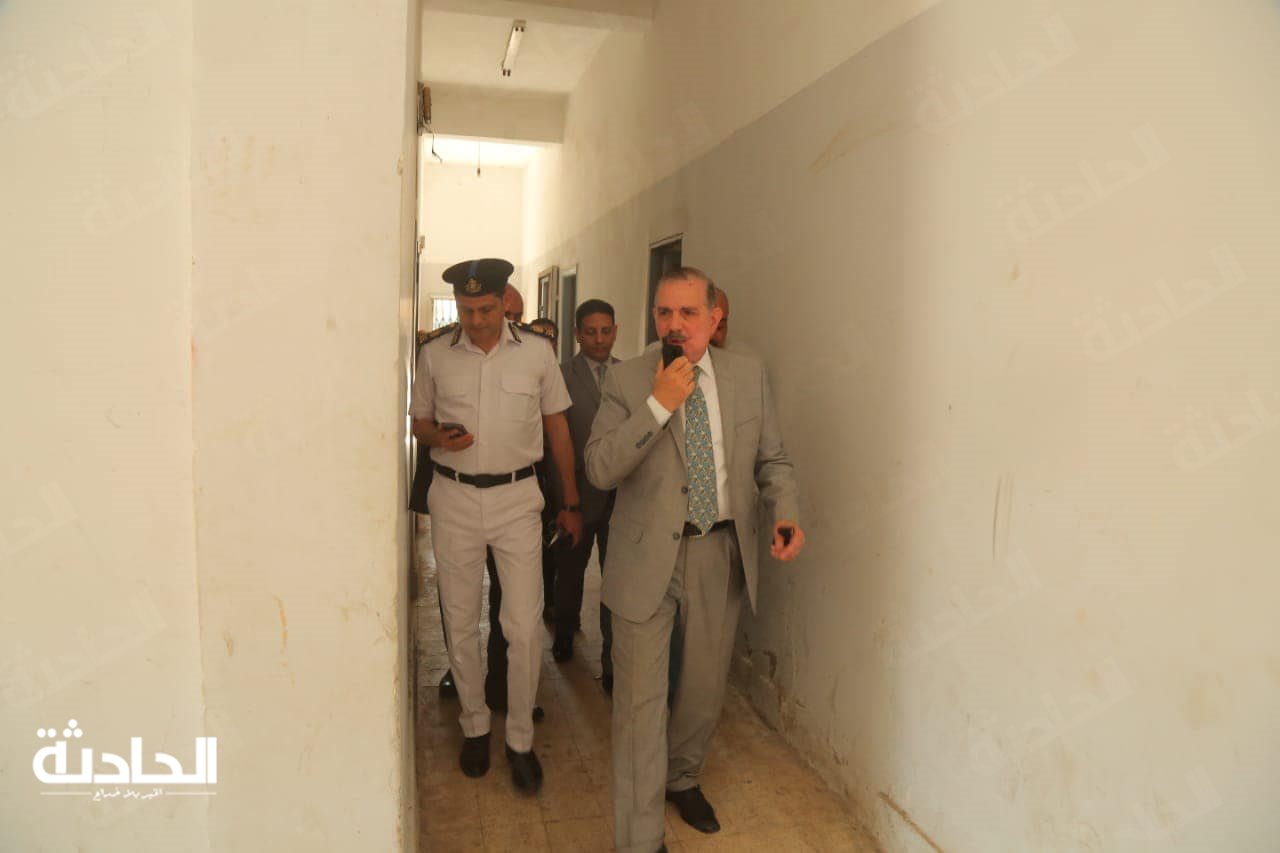 محافظ كفر الشيخ يتفقد مجمع المواقف