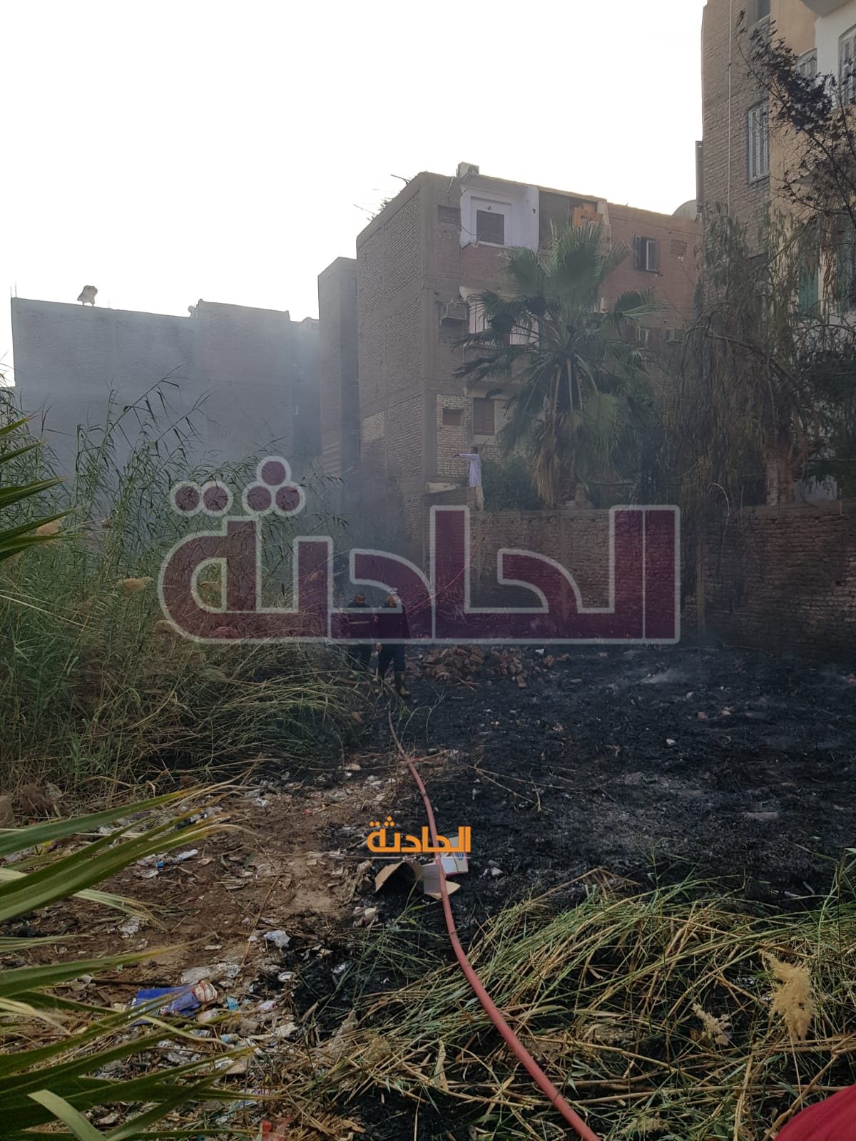 حريق هائل بأحد الأحواش بوسط مدينة الأقصر