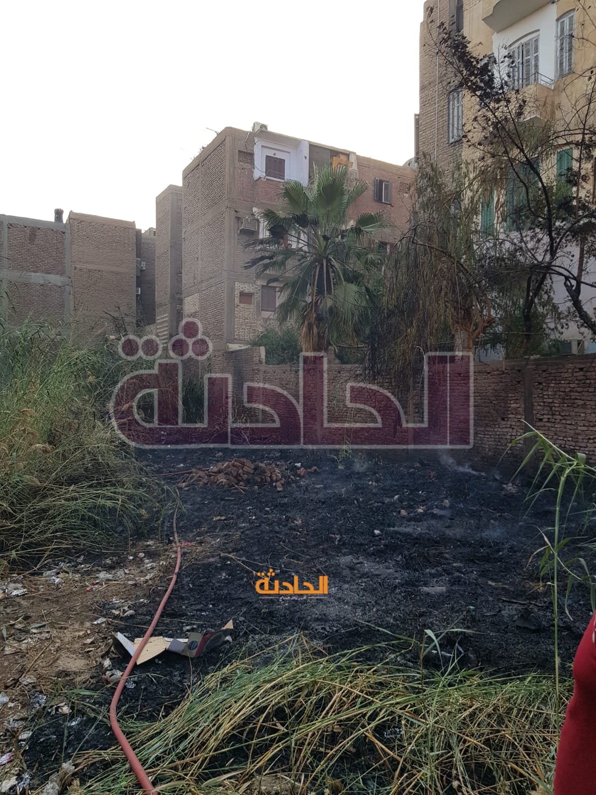 حريق هائل بأحد الأحواش بوسط مدينة الأقصر