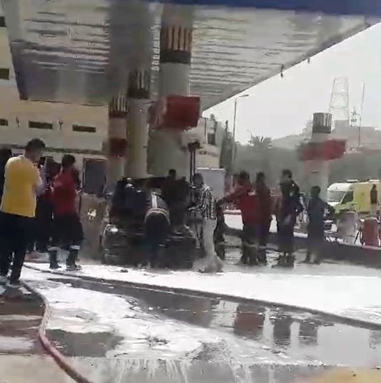 حريق سيارة داخل محطة وقود بأسوان