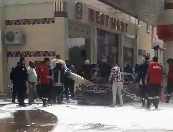 حريق سيارة داخل محطة وقود بأسوان