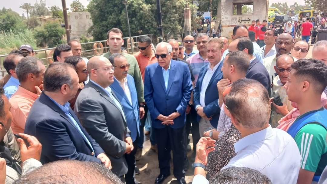 محافظ الجيزة والمنوفية يتفقدان موقع معدية أبو غالب