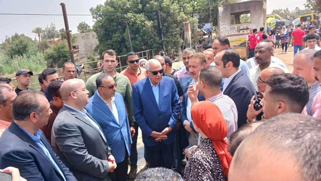 محافظ الجيزة والمنوفية يتفقدان موقع معدية أبو غالب