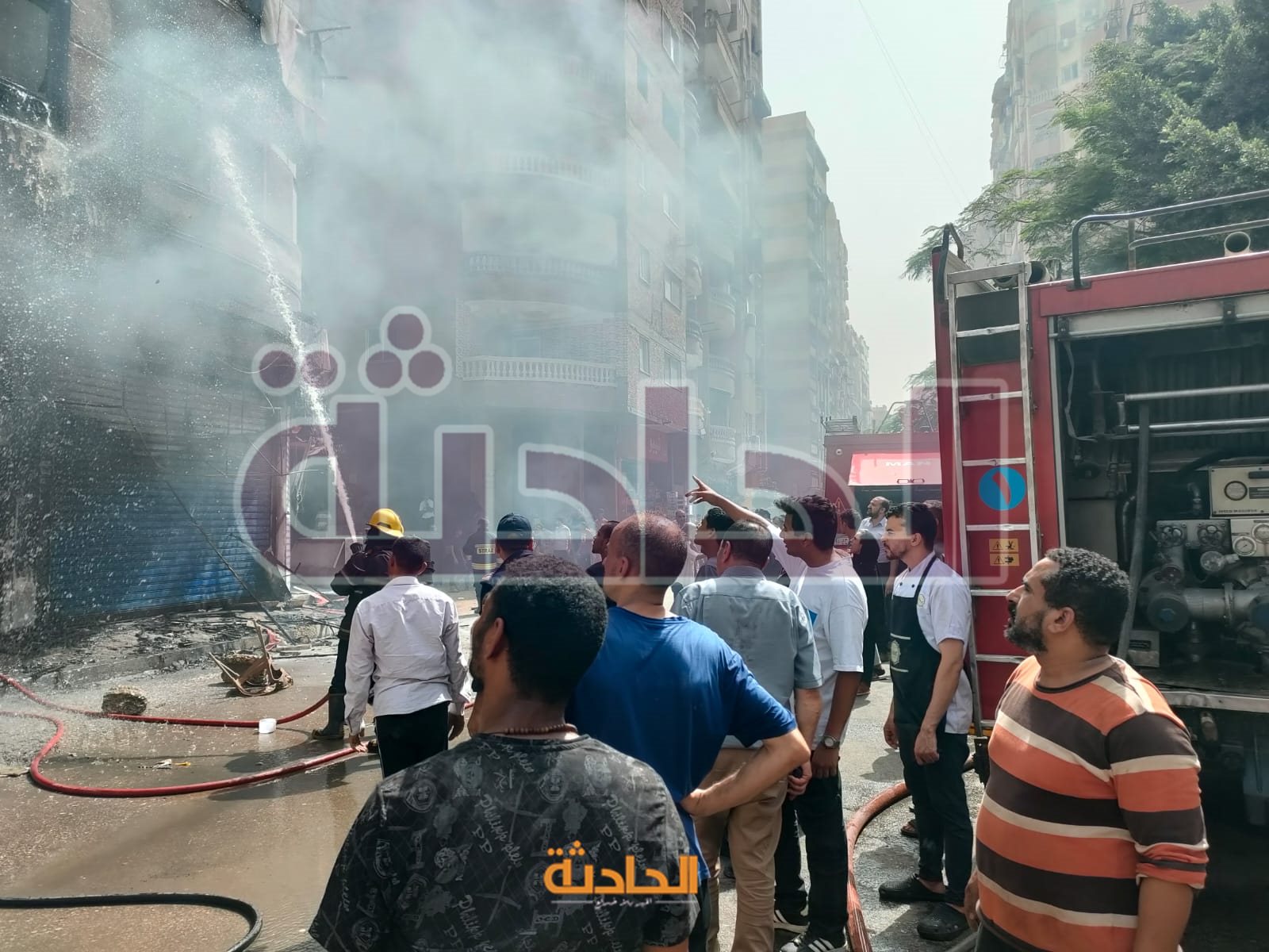 حريق فرن ومعرض للسيارات في فيصل