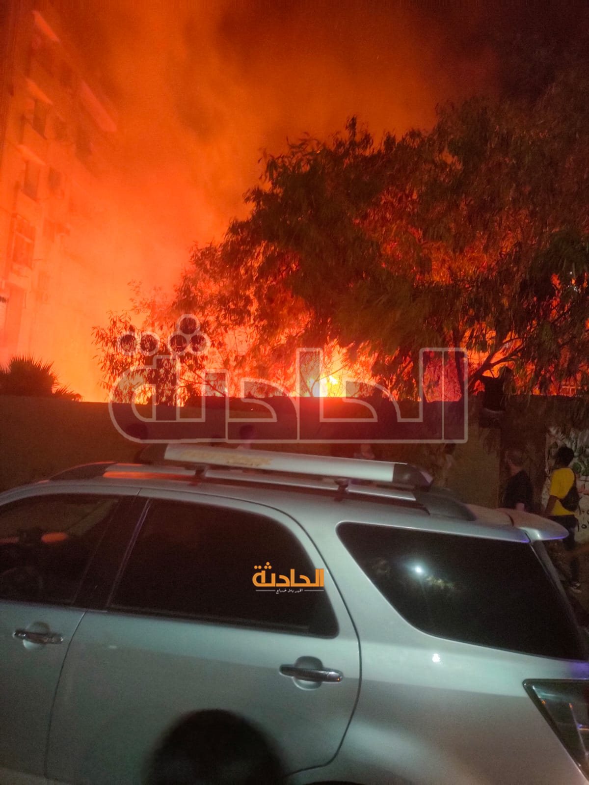 نشوب حريق بأرض فضاء في الهرم