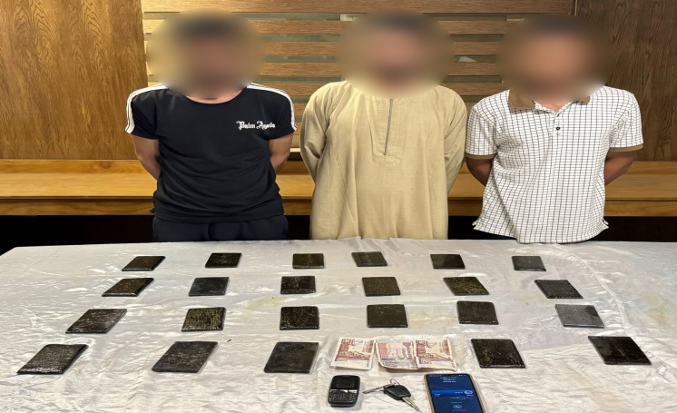 عناصر إجرامية بحوزتهم كمية من المخدرات في القاهرة