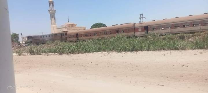 خروج عربة من قطار بنها زفتى عن القضبان
