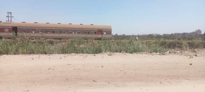 خروج عربة من قطار بنها زفتى عن القضبان