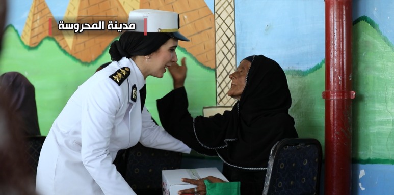 الداخلية تواصل توزيع الهدايا العينية على المواطنين