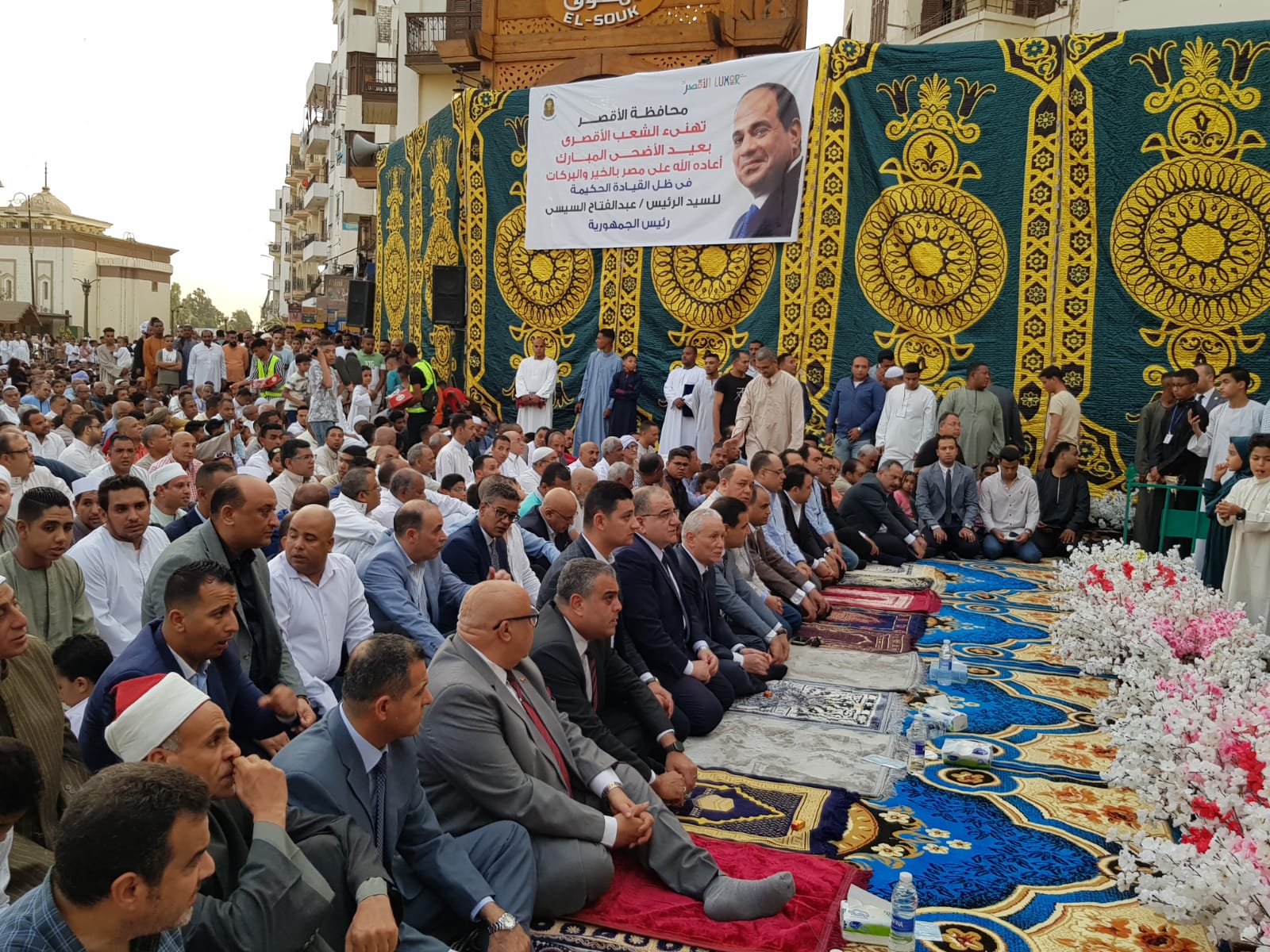 الآلاف يؤدون صلاة عيد الأضحى بساحه ابو الحجاج بالأقصر