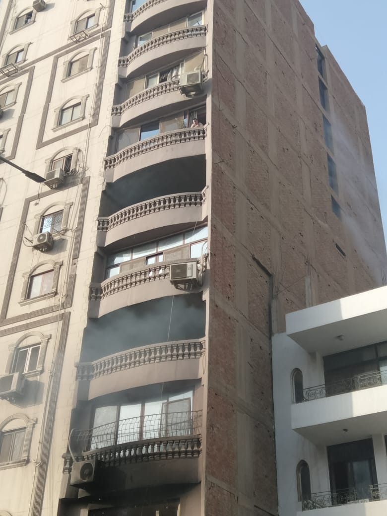 السيطرة على حريق في عقار مكون من 11 طوابق بالمريوطية