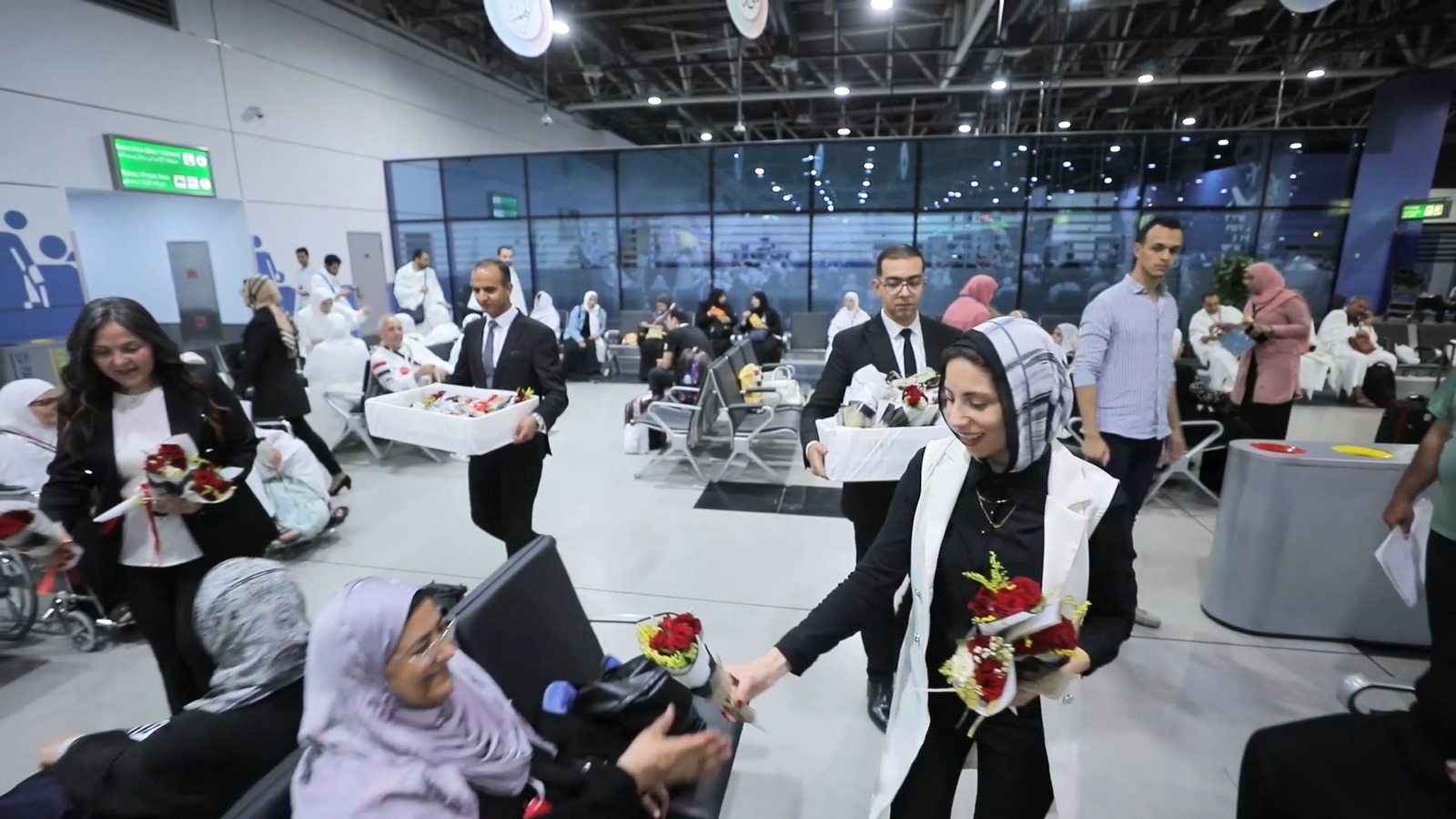 الداخلية تودع أسر الشهداء المُتجهين إلى الأراضي المقدسة