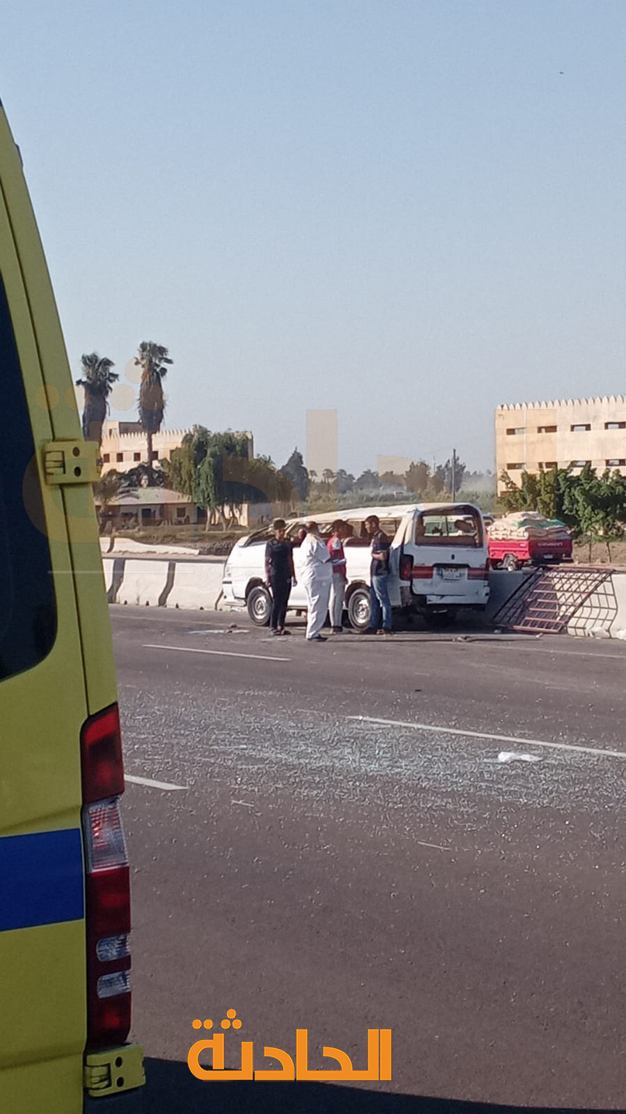 تصادم ميكروباصين بطريق الإسكندرية الصحراوي